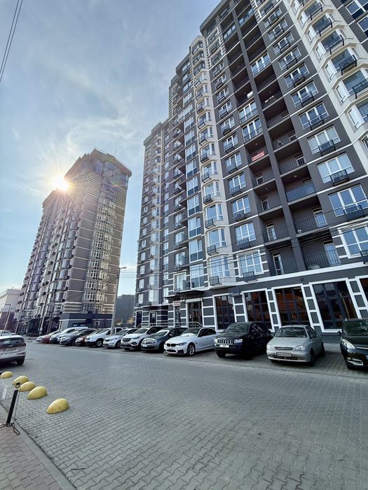 Оренда фасадного приміщення в ЖК Гранд Бурже. Перший поверх