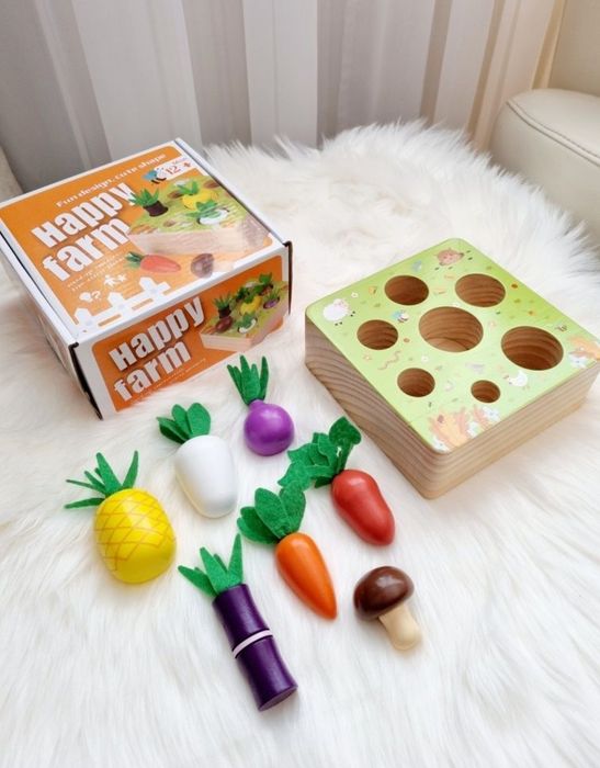 Drewniana zabawka edukacyjna Happy Farm Montessori 12m +