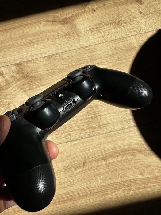 Джойстик Sony DualShock 4 v2 (CUH-ZCT2E) для PlayStation 4