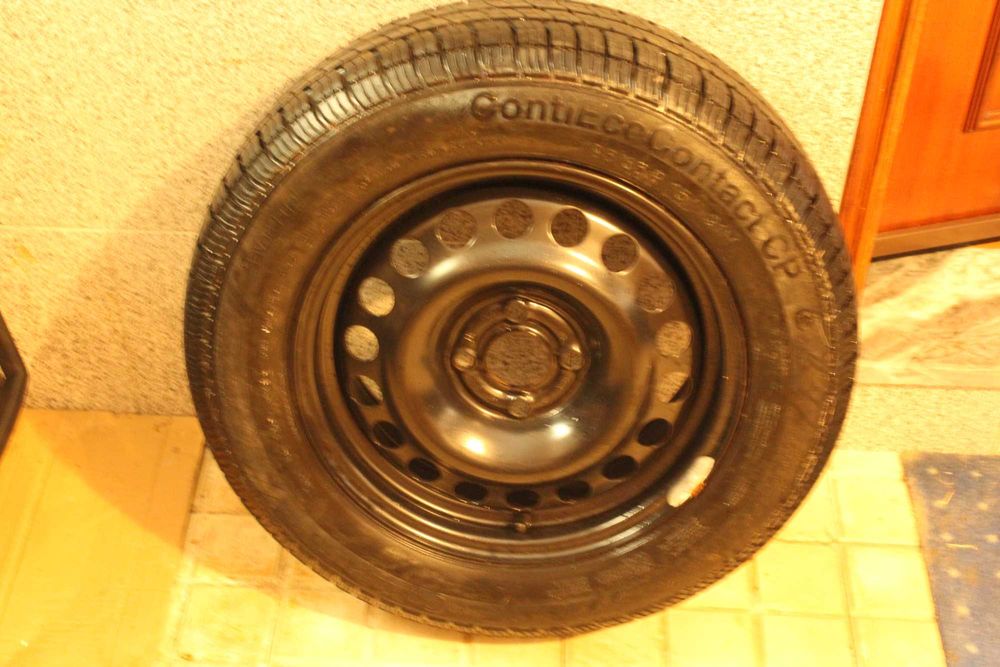 Roda de secorro nunca usada