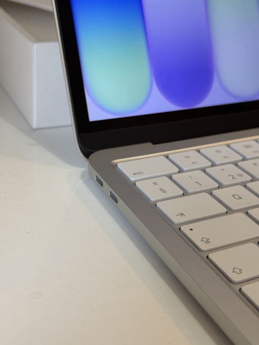 Apple MacBook Neo 512GB (Silver) | Garantia até Maio | Na Caixa completo (Como novo)