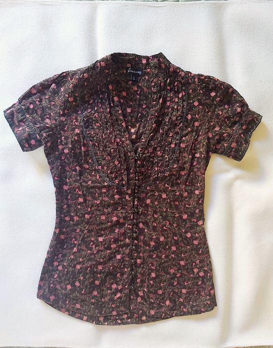 2 blusas com padrão floral, Stradivarius