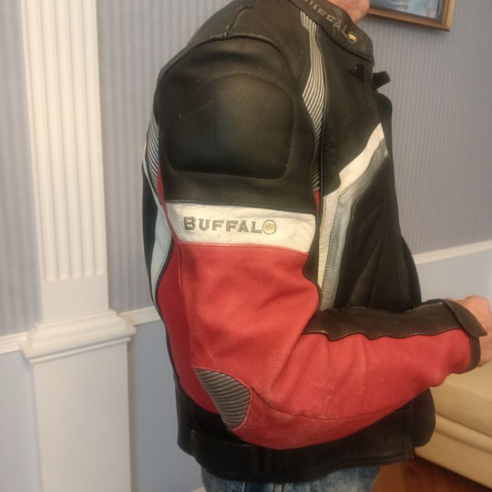 Мотокуртка Buffalo б/у кожа.