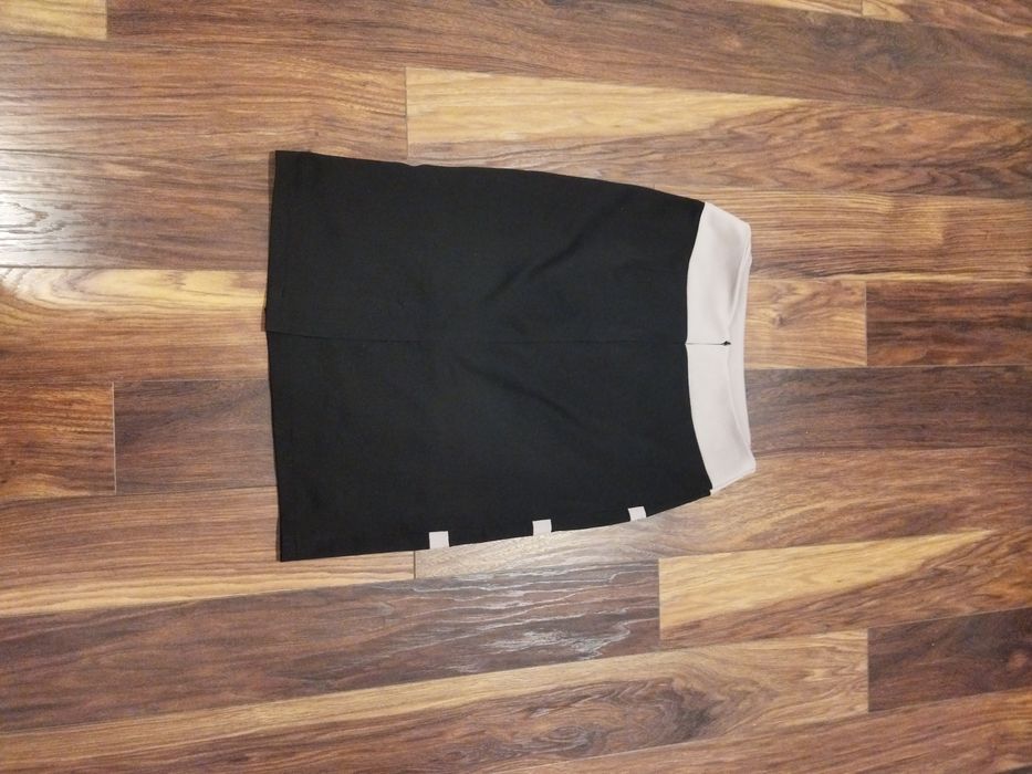 Elegancka spódnica M