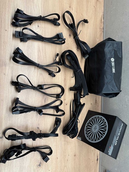 Chieftec Chieftronic GPX-850FC Gold + Be Quiet Pure Power 11 700W Gold