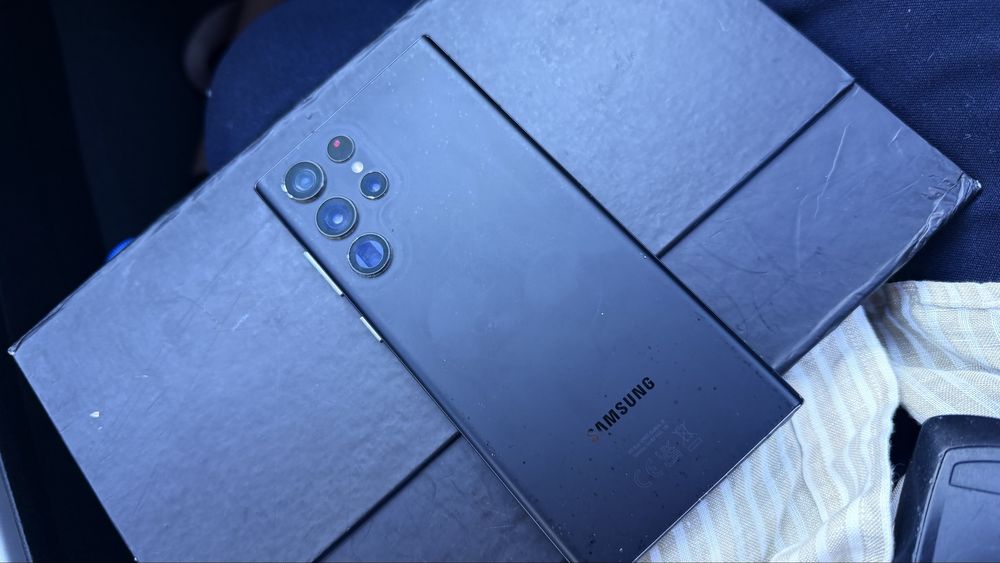 Vendo Samsung Galaxy S22 Ultra em ótimo estado geral