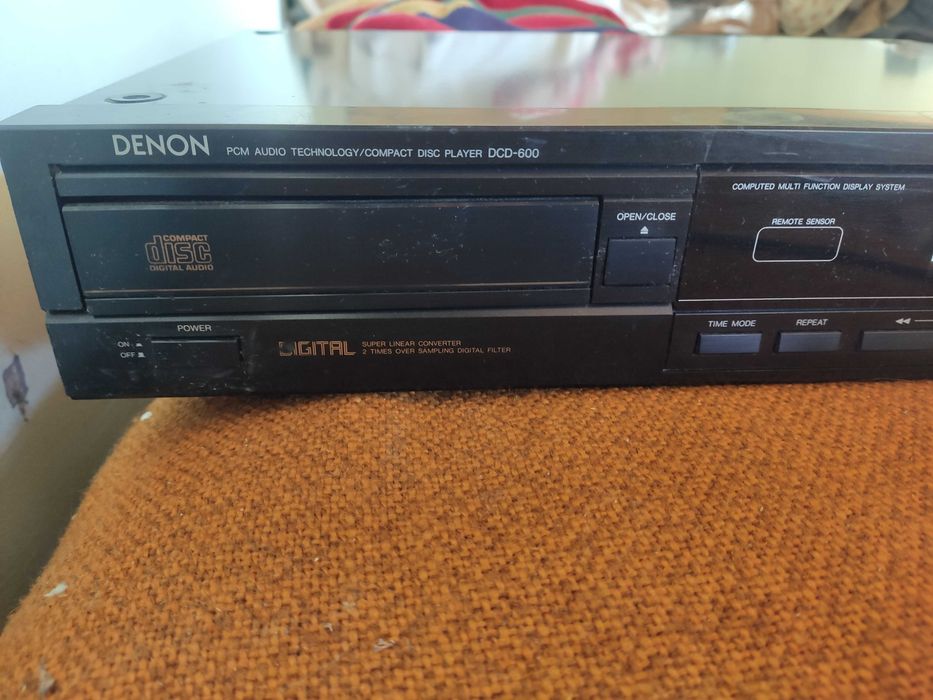 Теміново .Програвач Cd  дисків Denon DCD-600 CD Player Compact Disc