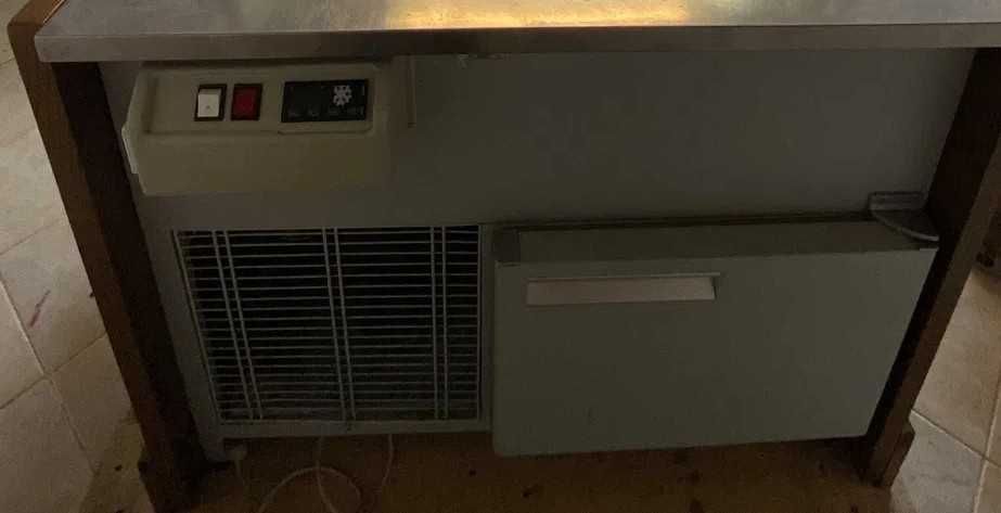 Vitrina p/ Pastelaria ou Charcutaria EXCELENTE