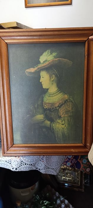 Różne obrazy dwa w ozdobnych ramach