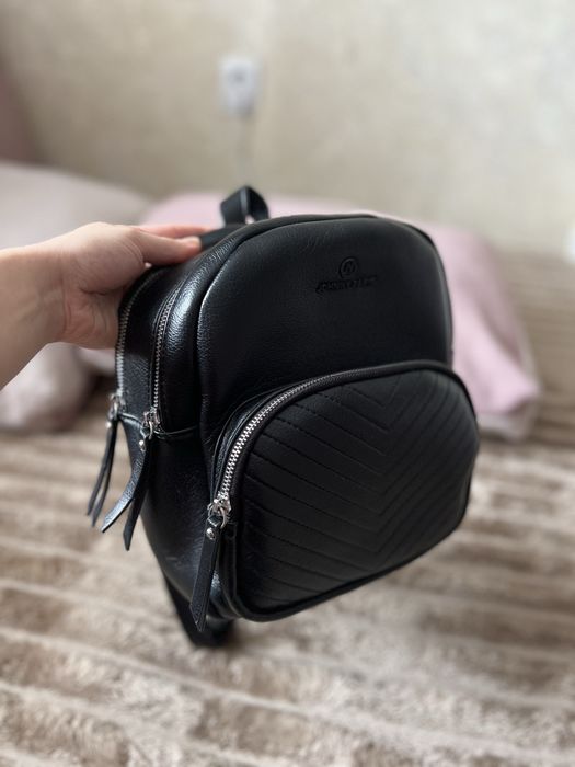 Рюкзак жіночий майже новий