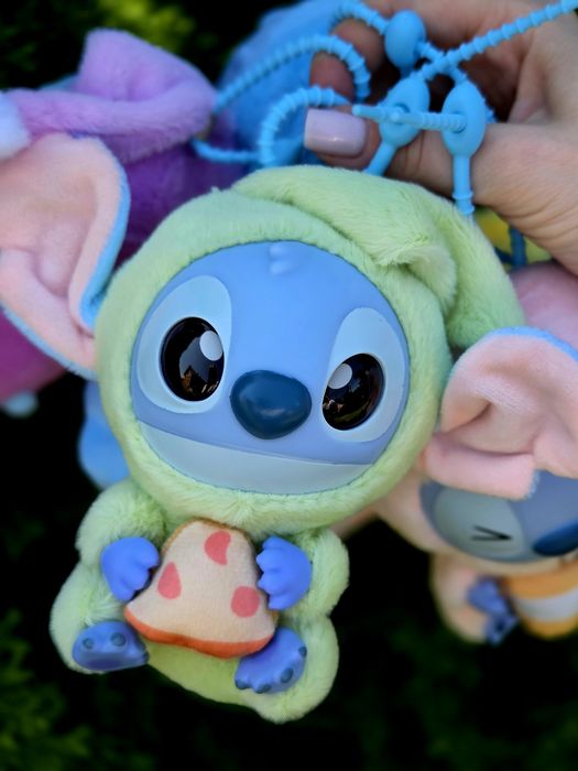 Стіч Stich сюрприз, мʼяка трендова іграшка брелок Стіч, Disney, ОПТ