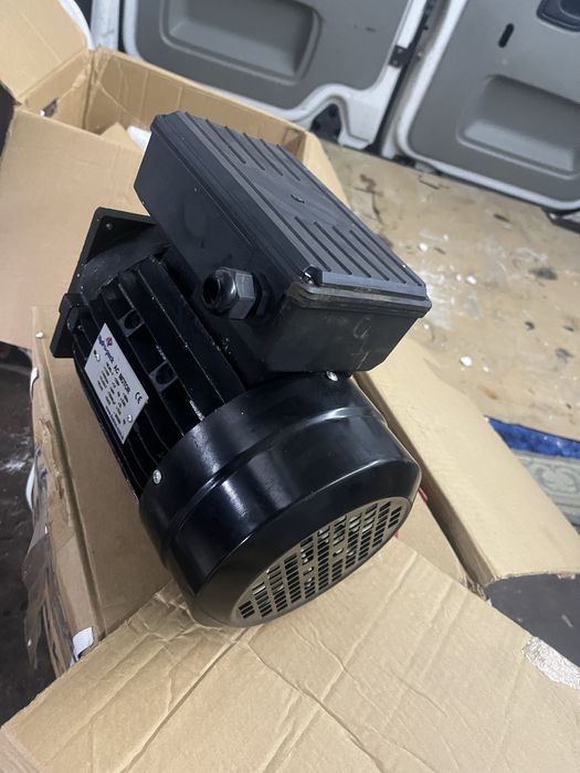 Однофазний електродвигун Hydro-pack ML90L-4 220v 50Hz 1.1 kw 1420 об