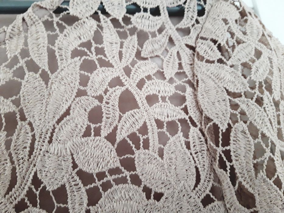 VILA bluzka z gipiurą nude rozm M/L