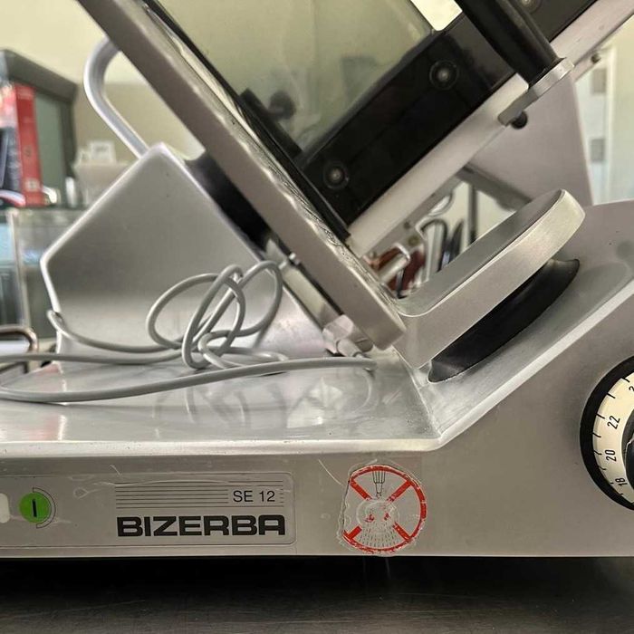 Fiambreira profissional BIZERBA SE 12 – Ocasião