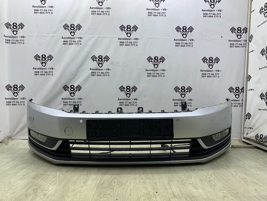 Бампер передній VW Passat B7 пасат б7 бампер шрот оригінал LA7W