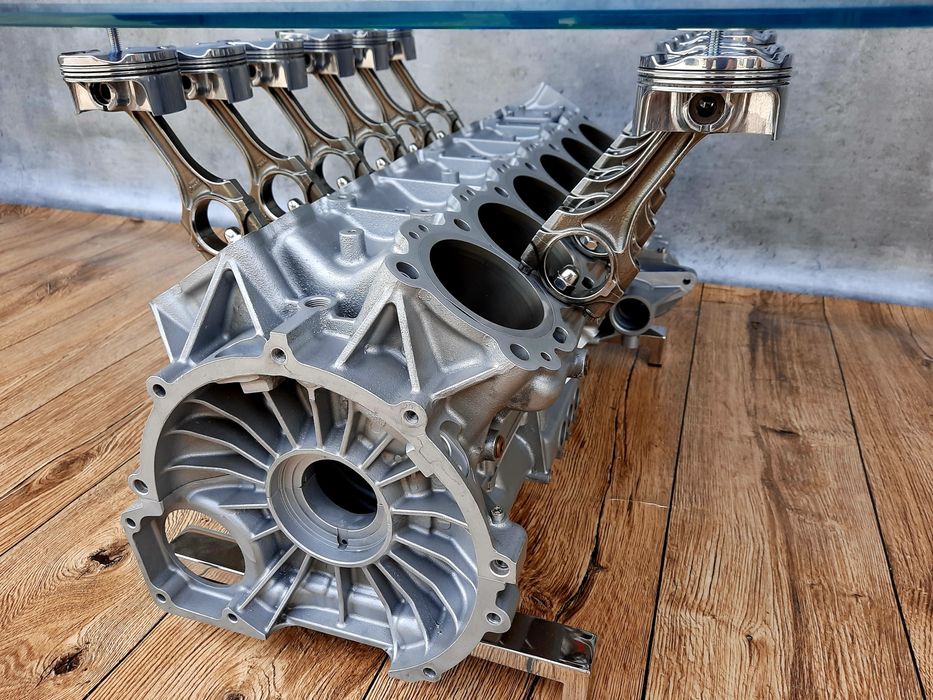 Stolik z boku silnik Ferrari 599 GTO V12 Stolik z silnika V12