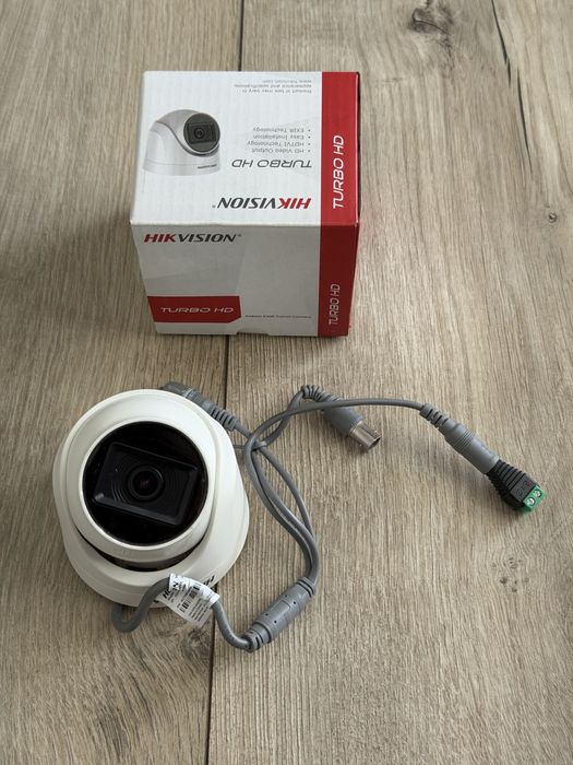 Hikvision DS-2CE76H0T-ITPFS  5МП TurboHD камера відеоспостереження з мікрофоном.