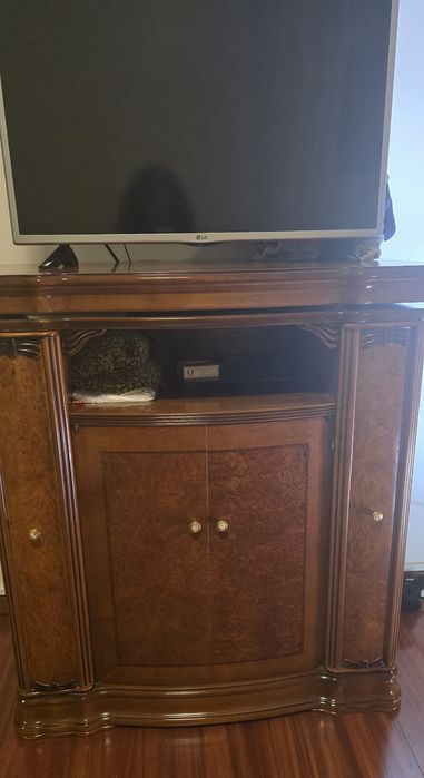 Móvel/bar para TV em cerejeira