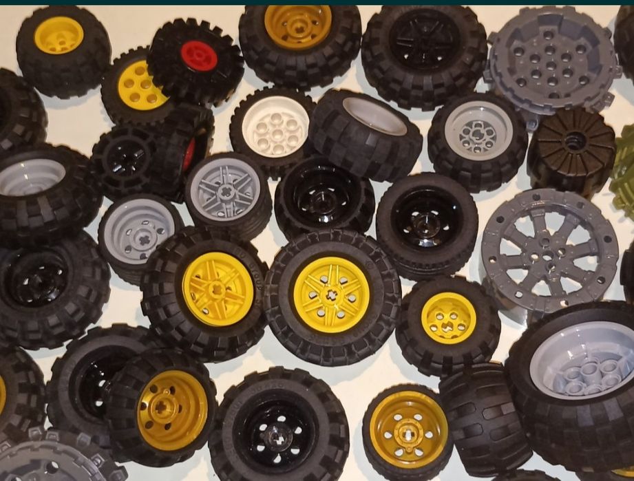 LEGO Technic 0,5kg plus koła 0,5kg