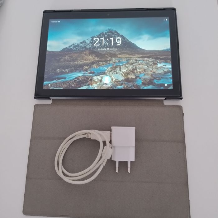 Tablet Lenovo 10" TAB 4 TB-X304L. SIM