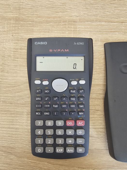 Calculadora casio fx-82MS
