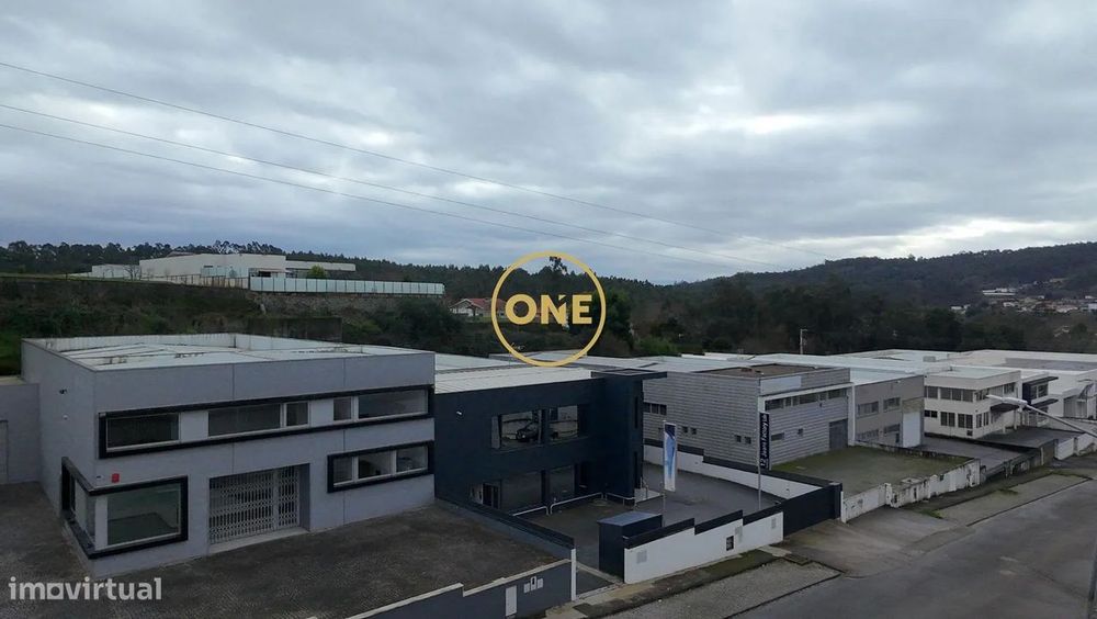 Armazém industrial com 160m²