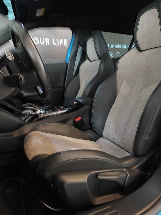 Peugeot e-2008 50 kWh GT