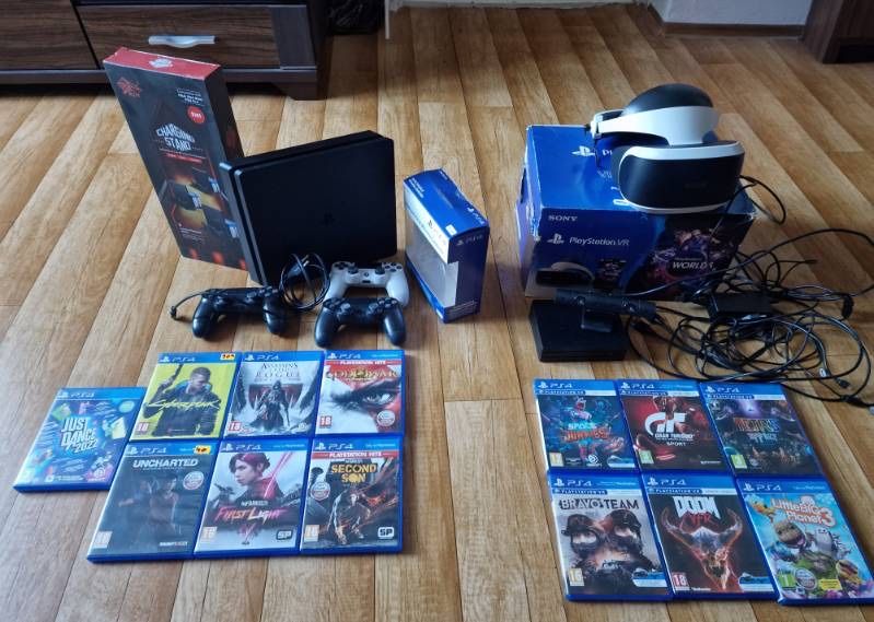 Witam  mam do sprzedania konsole ps4 slim 1T z gramy oraz vr