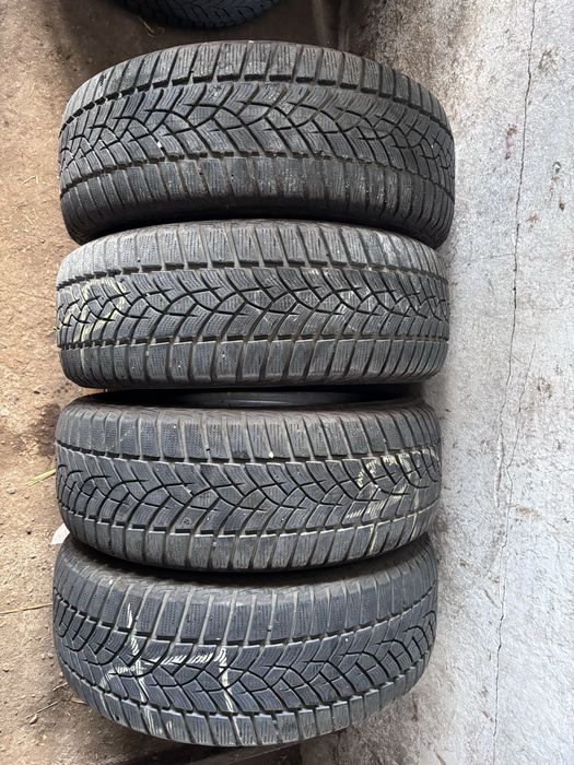 Goodyear ultragrip 215/60/16 4*6mm