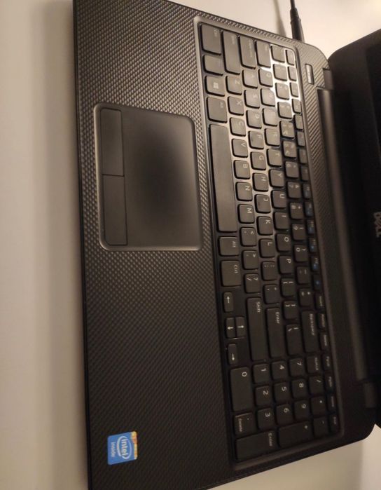 Laptop DELL Inspiron 3537