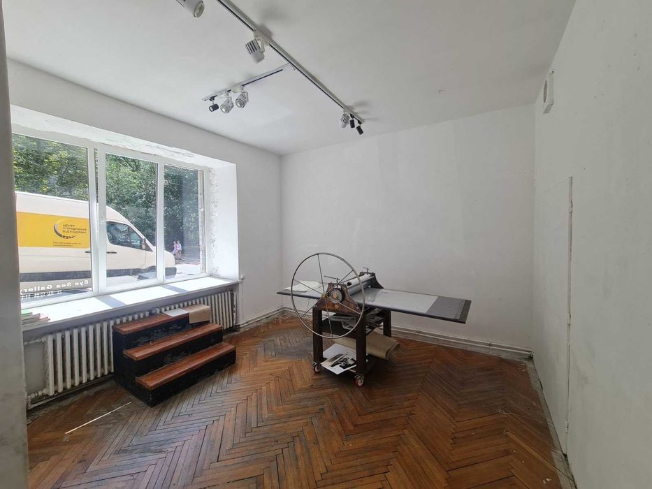 Здам офіс, Олеся Гончара 40, метро Університет та Золоті Ворота, 200м²