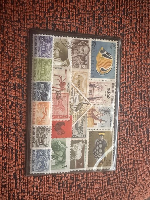 Coleção de 20 selos antigos internacionais em moldura