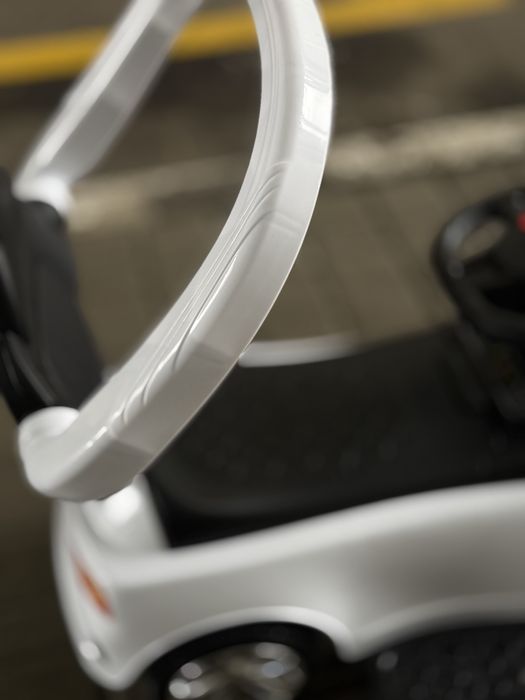 Толокар машинка с родительской ручкой белый ,розовый,красный