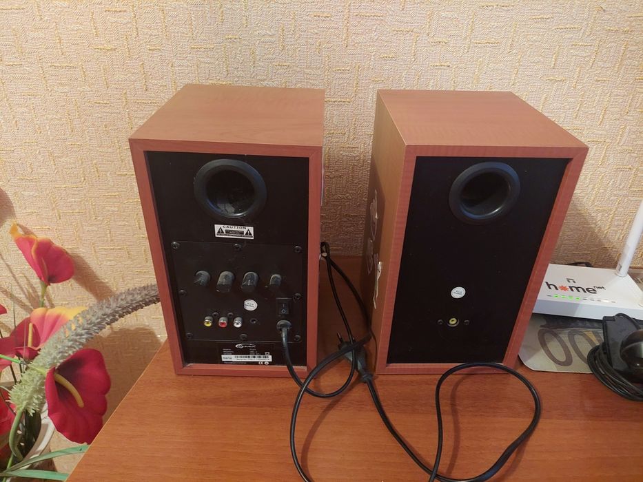 Продається монітор  самсунг та колонки