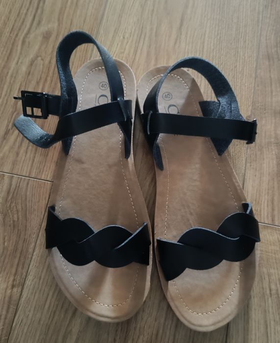 Nowe sandałki damskie