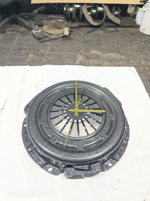 Продам Годиник для авто любителів