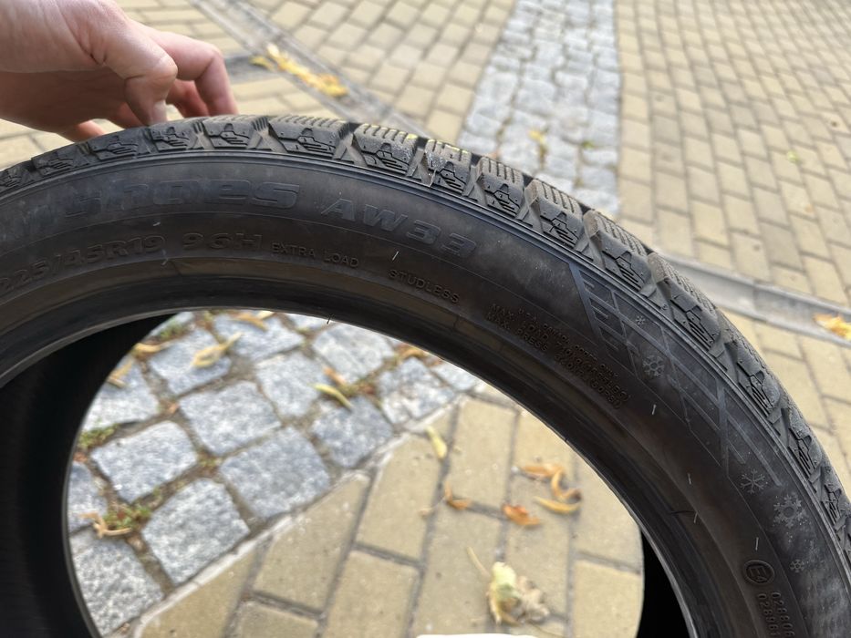 225/40/R19 Нова резина / в БУ 1 місяц.