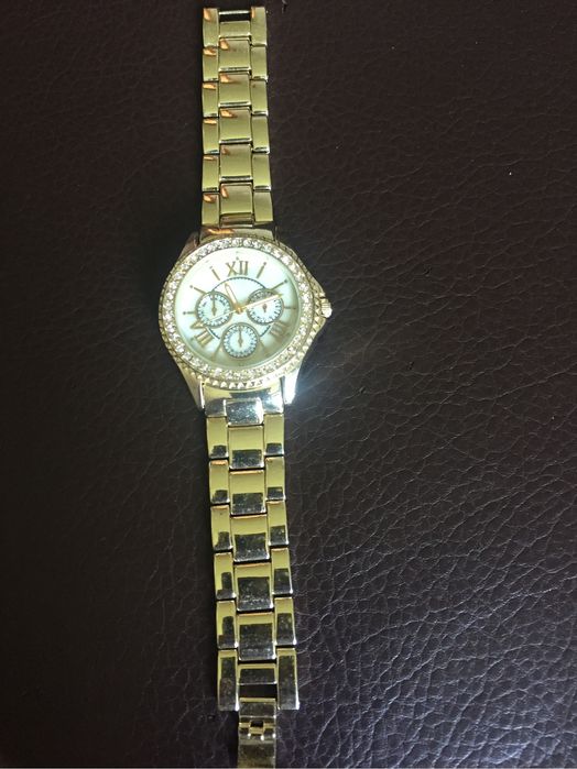 Sprzedam zegarek damski z dużą tarcza