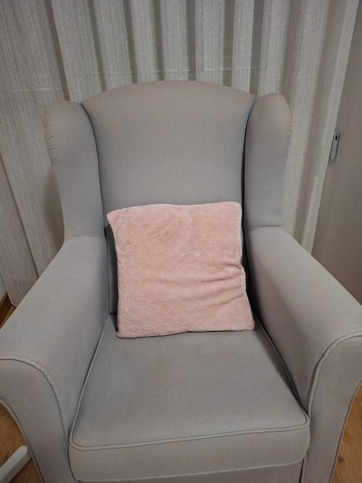 Poltrona de Amamentação Micuna + Mesa Ajustável + Tapete