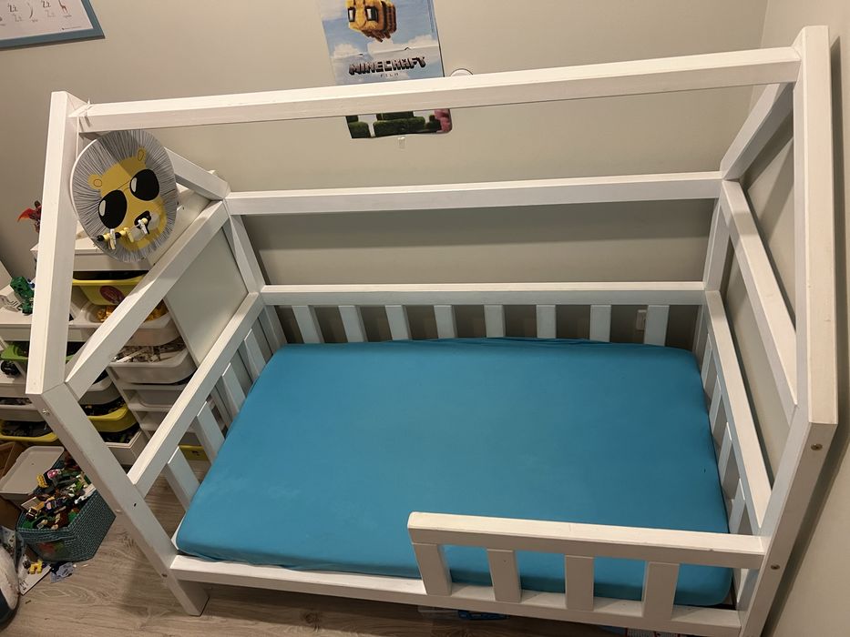 Łóżko  drewbiane białe domek 140x80cm stelaż białe