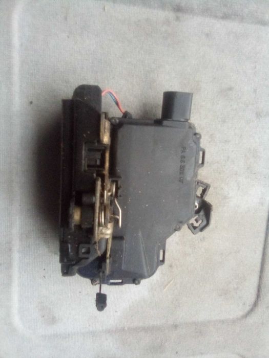 Fechaduras Golf 4 + tubo radiador +relé da bomba de combustível nova