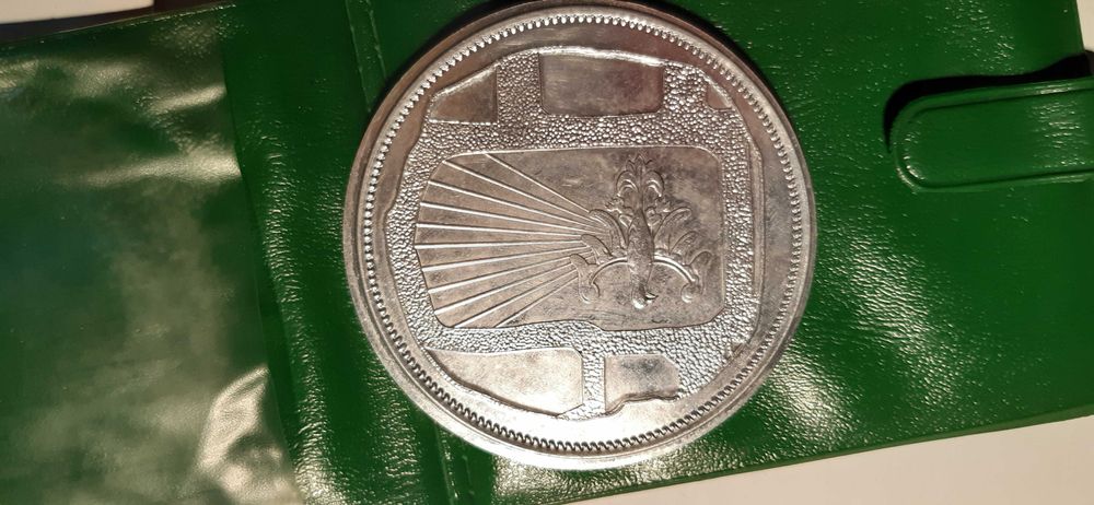 stary duży medal pamiątkowy prl w etui