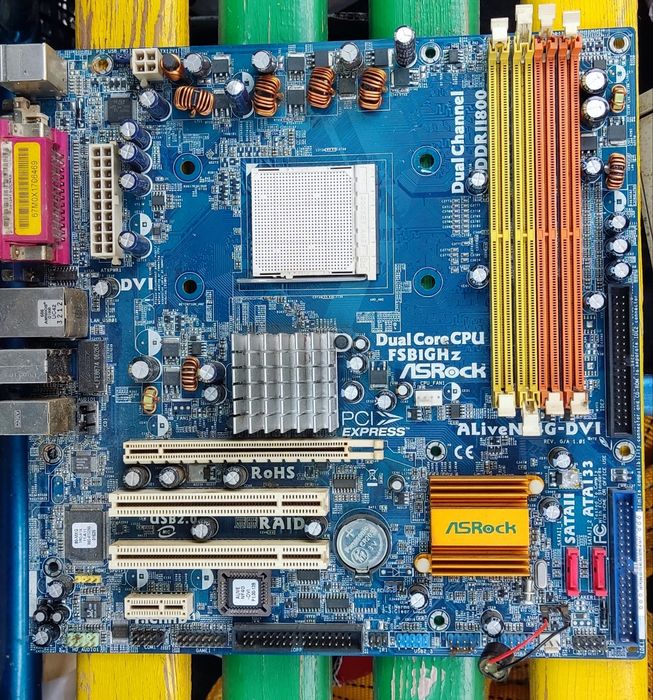 Материнські плати ASRock AM2 + Intel Socket 478 | DDR / DDR2