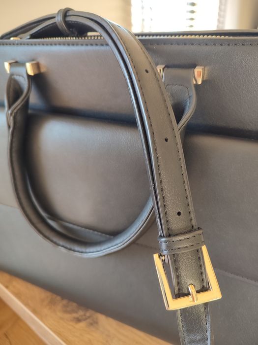 Czarna torebka Reserved