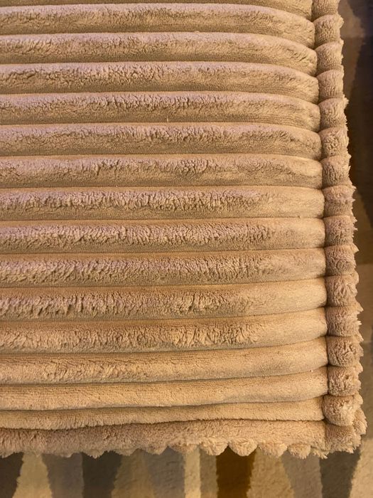 Duża kwadratowa pufa