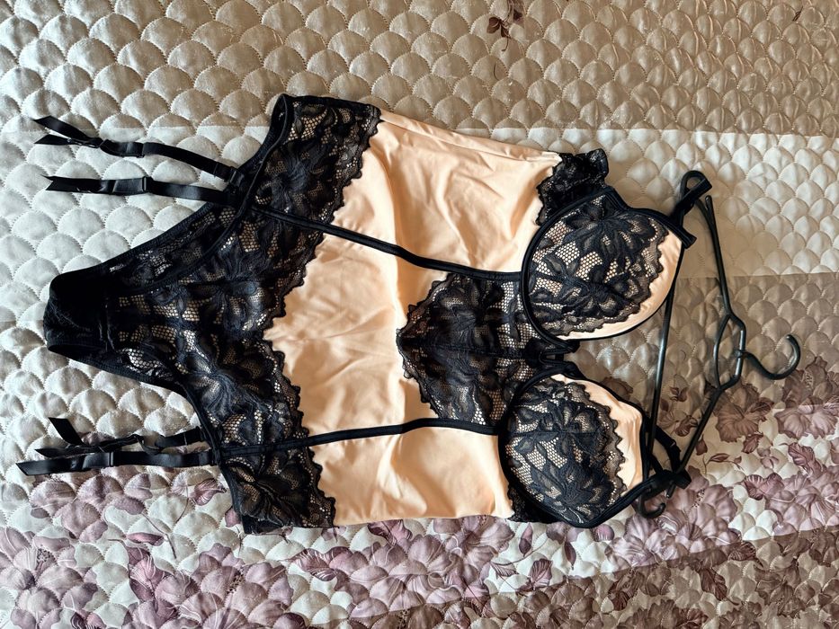 Боді мереживне утяжка розмір ХL/95 С