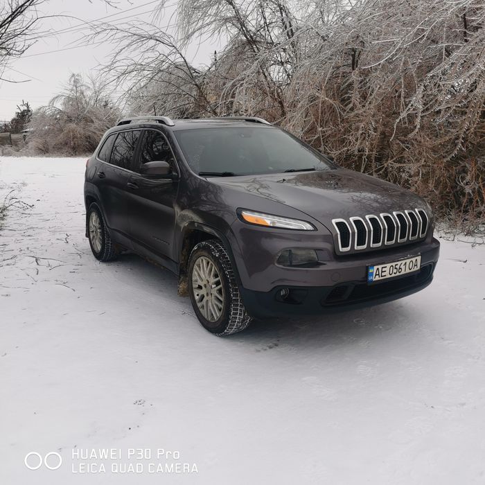 Jeep cherokee повний привід