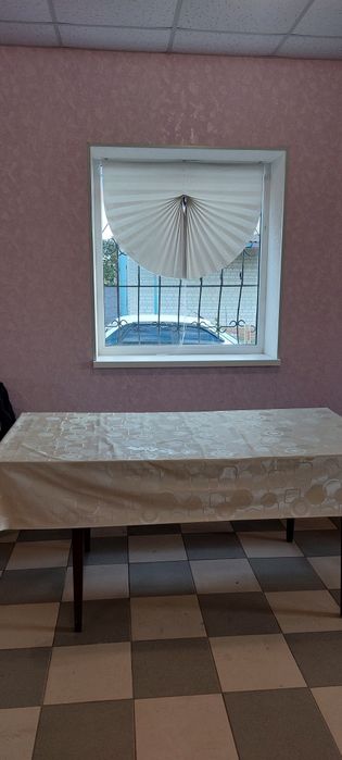 Продається житлове приміщення та гараж на два авто