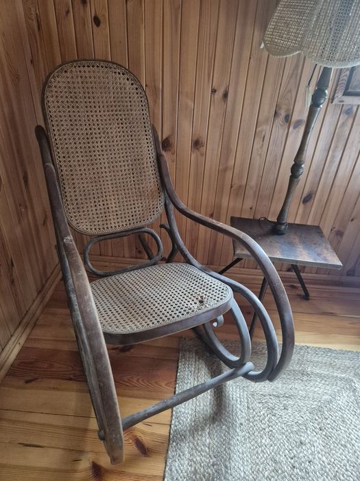 Fotel drewniany bujany vintage