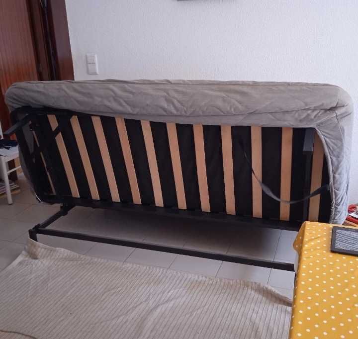 Sofá-cama impecável